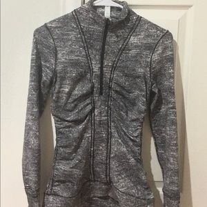 Lululemon Athletica Grey Half Zip-Up - Size 4